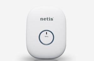 REPEATER WIFI B/G/N300 Z GNIAZDEM RJ-45 MINI WPINANY DO GNIAZDKA 230V NETIS E1+ BIAŁY